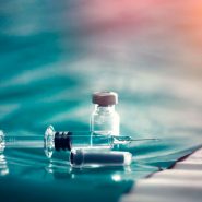 Vacuna contra el COVID-19: ¿asumiremos el riesgo de acelerarla?