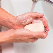 ¿Como lavarnos las manos con agua y jabón?
